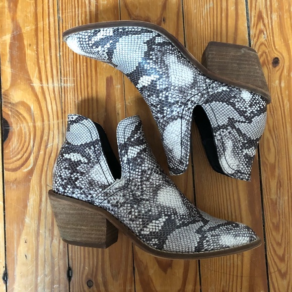 Faux Snakeskin Booties size 5.5 - Picture 2 of 7